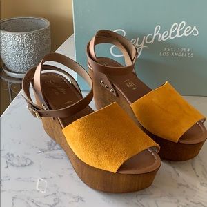 Seychelles “Forward” suede platform wedge sandal